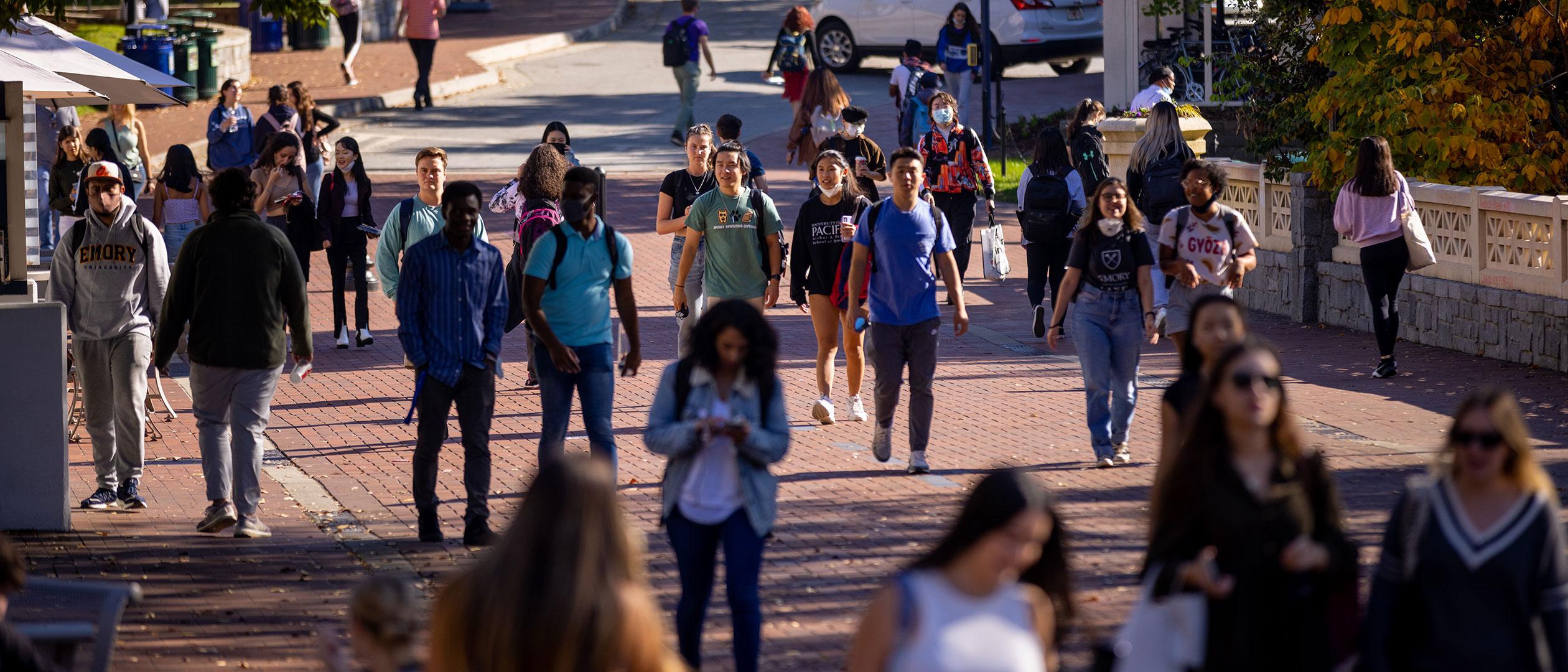campus crowd